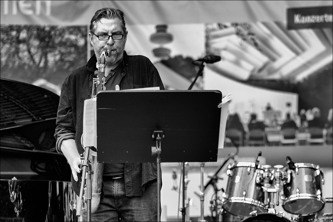 Giorgi Kiknadze Quartett beim Jazz Open Hamburg am 2. September 2017 in Planten un Blomen · www.butschinsky.de