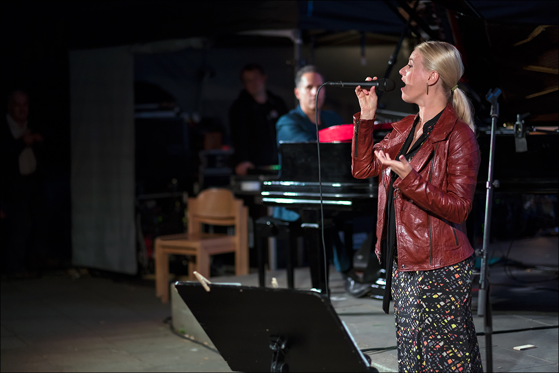 Ulita Knaus – »Love in this time« beim Jazz Open Hamburg am 3. September 2017 in Planten un Blomen · www.butschinsky.de
