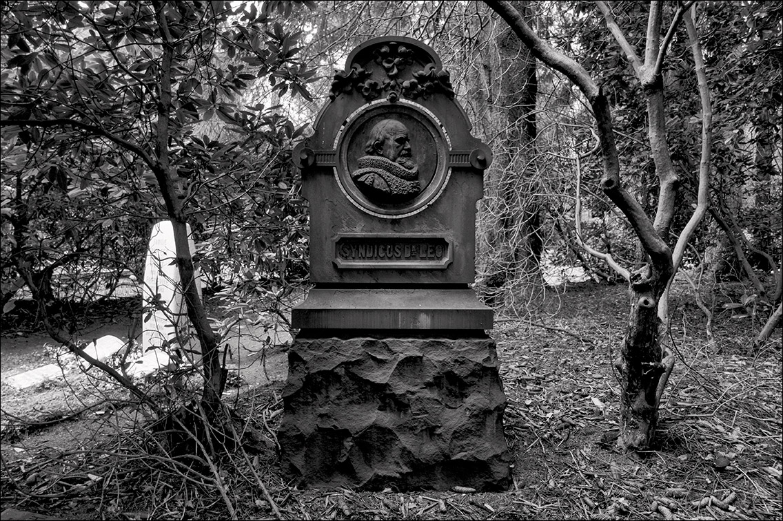 Grabmal Leo (1899) · Friedhof Ohlsdorf · Bildhauer: Xaver Arnold · Foto: Michael Wassenberg