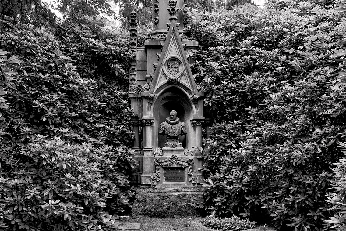 Grabmal Johann Friedrich Thomas Stahmer (1898) · Friedhof Ohlsdorf · Bildhauer: Xaver Arnold · Foto: Michael Wassenberg