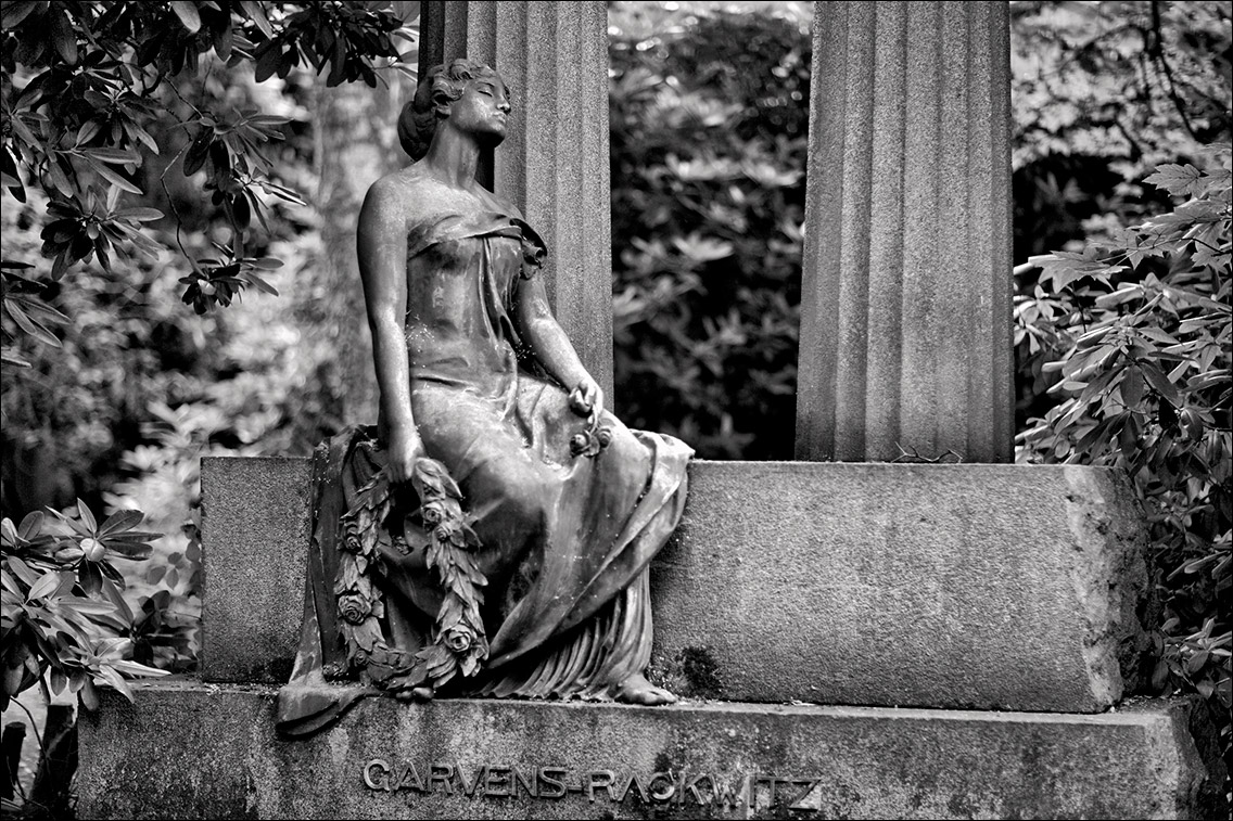 Hans W. Dammann · Grabmal Garvens-Rackwitz (1909) · Friedhof Ohlsdorf · www.butschinsky.de