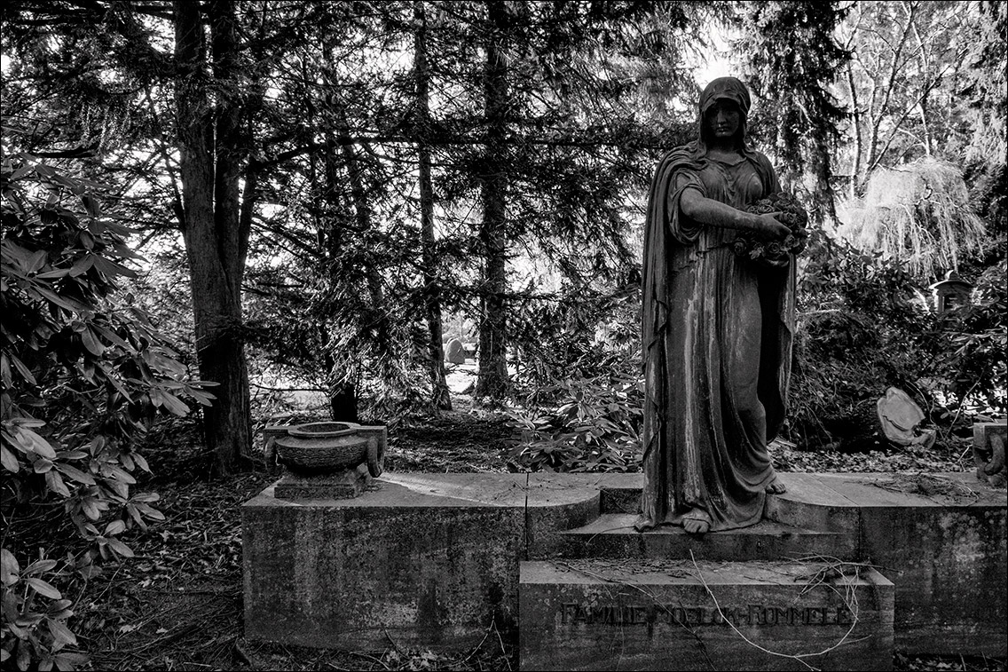 Hans W. Dammann · Grabmal Moelck-Rommelé (1914) · Friedhof Ohlsdorf · www.butschinsky.de