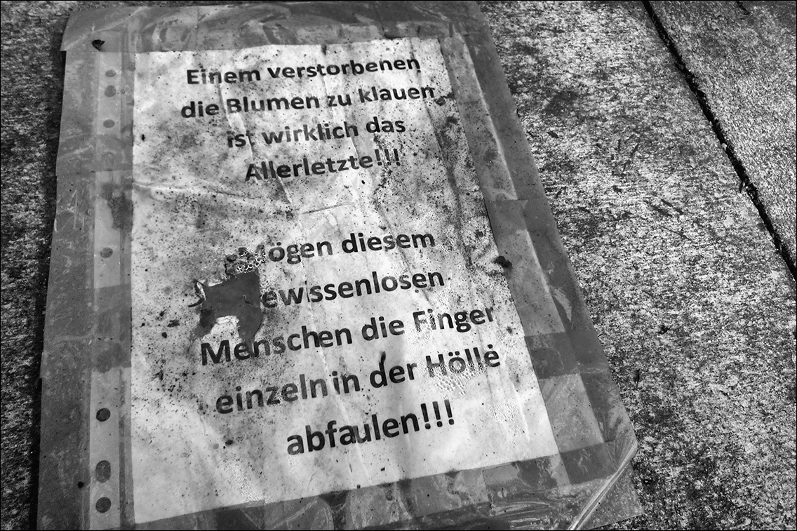 Typografie im Alltag · Friedhof Ohlsdorf in Hamburg · www.butschinsky.de