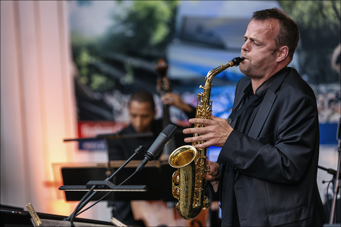 »Es:Sensual« – Omar Sosa & NDR Bigband beim Jazz Open Hamburg 2016 · www.butschinsky.de