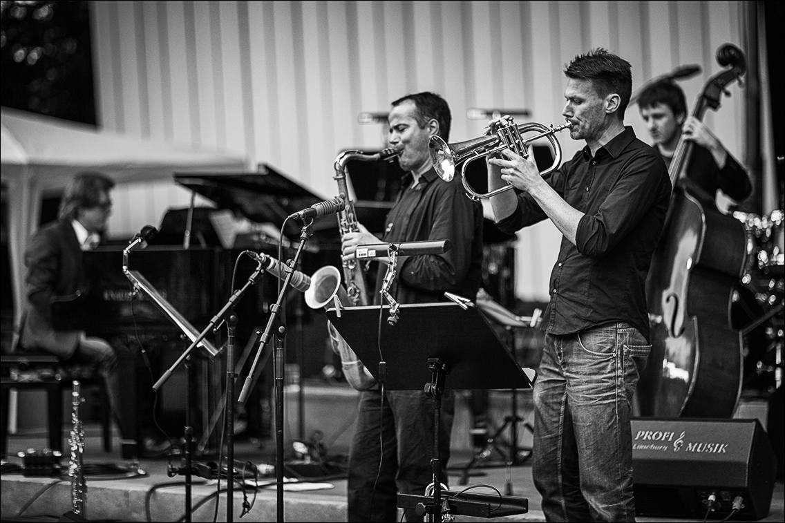 Buggy Braune (p), Gabriel Coburger (sax), Claas Ueberschär (tr), Oliver Karstens (b) · Aquarian Jazz Ensemble · Jazz Open Hamburg 2012 · Planten un Blomen · Foto: Michael Wassenberg · www.butschinsky.de