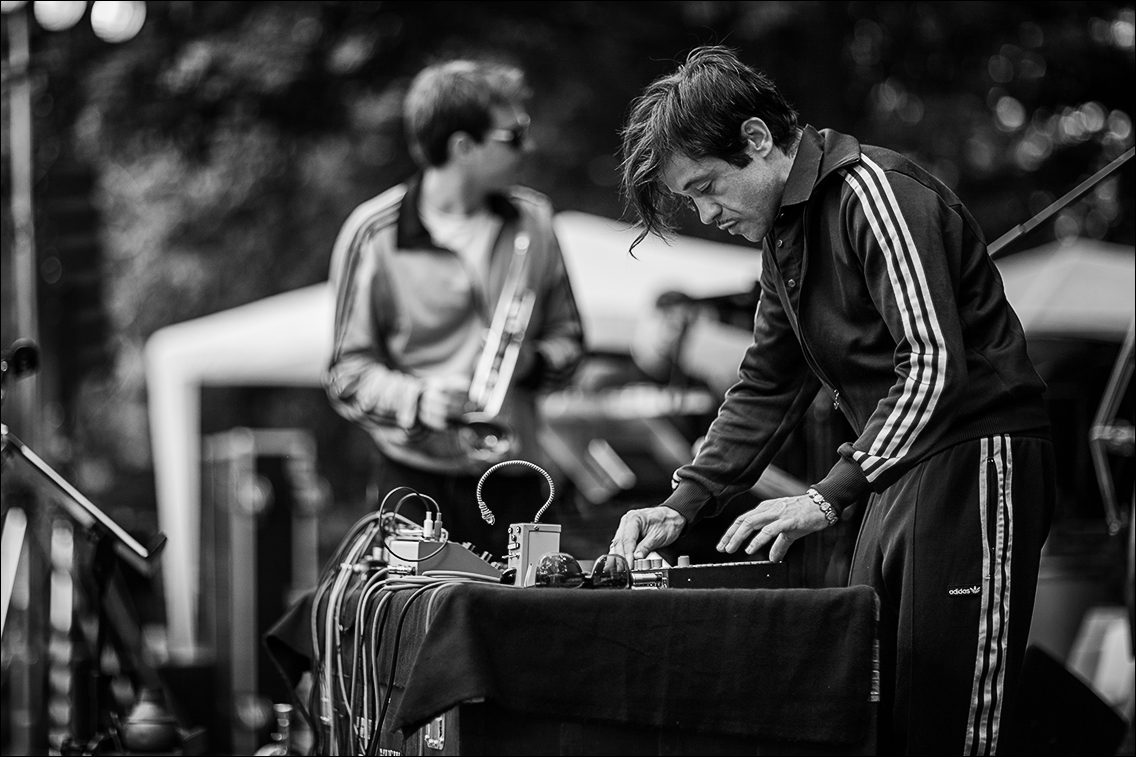 Benny Brown (tr), Victor Marek (electr., turntables) · Victor & Felice · Jazz Open Hamburg 2012 · Planten un Blomen · Foto: Michael Wassenberg · www.butschinsky.de