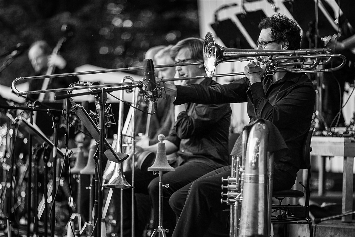 NDR Bigband feat. Kalle Kalima · Jazz Open Hamburg 2012 · Planten un Blomen · Foto: Michael Wassenberg · www.butschinsky.de