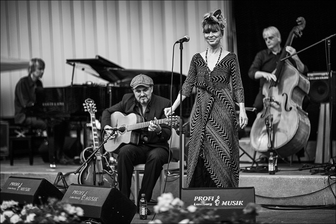 Caro Josée · Jazz Open Hamburg 2012 · Planten un Blomen · Foto: Michael Wassenberg · www.butschinsky.de