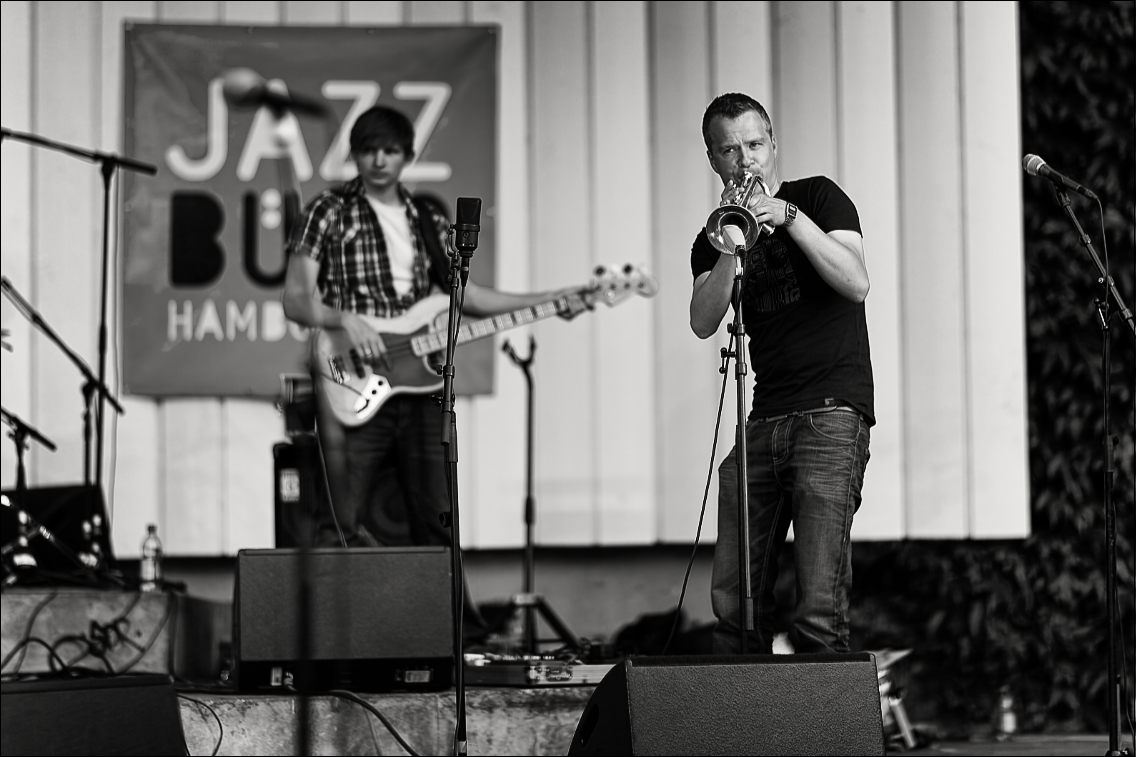 The Burhorn feat. Y’Akoto · Jazz Open Hamburg 2010 · Planten un Blomen · Foto: Michael Wassenberg · www.butschinsky.de