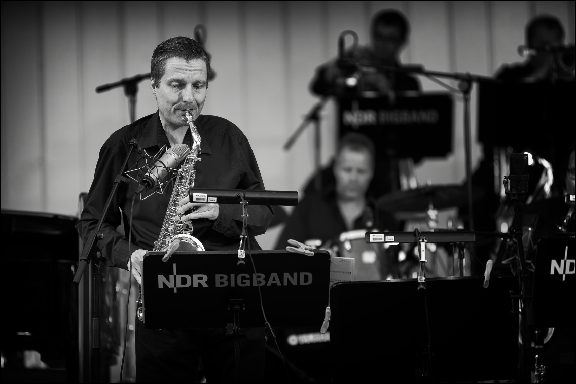 NDR BigBand feat. Wolfgang Haffner · Jazz Open Hamburg 2010 · Planten un Blomen · Foto: Michael Wassenberg · www.butschinsky.de