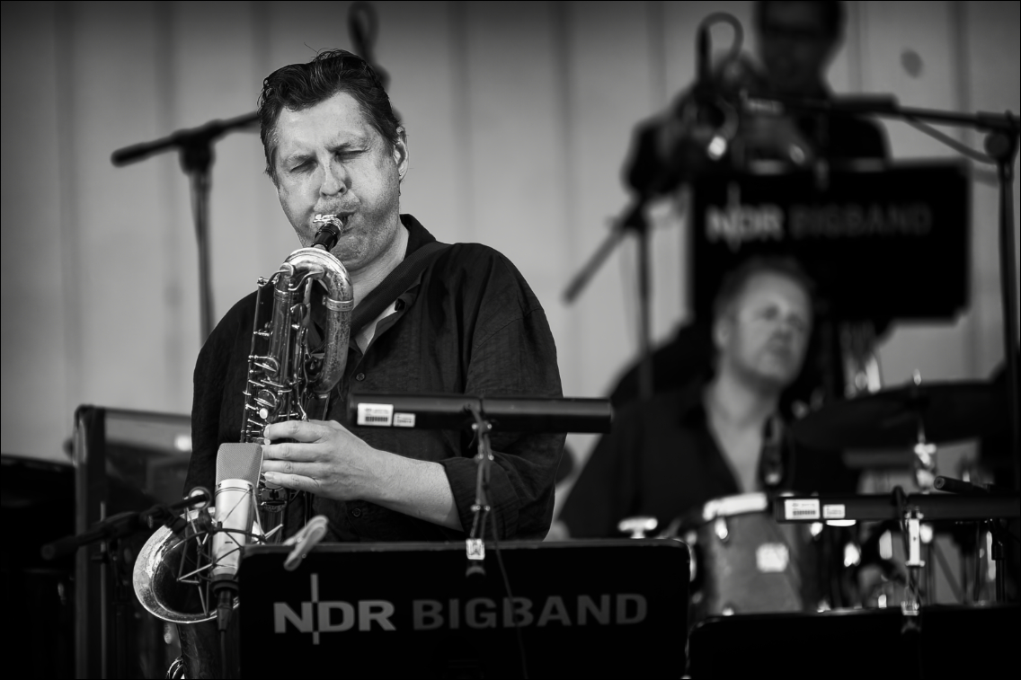 NDR BigBand feat. Wolfgang Haffner · Jazz Open Hamburg 2010 · Planten un Blomen · Foto: Michael Wassenberg · www.butschinsky.de