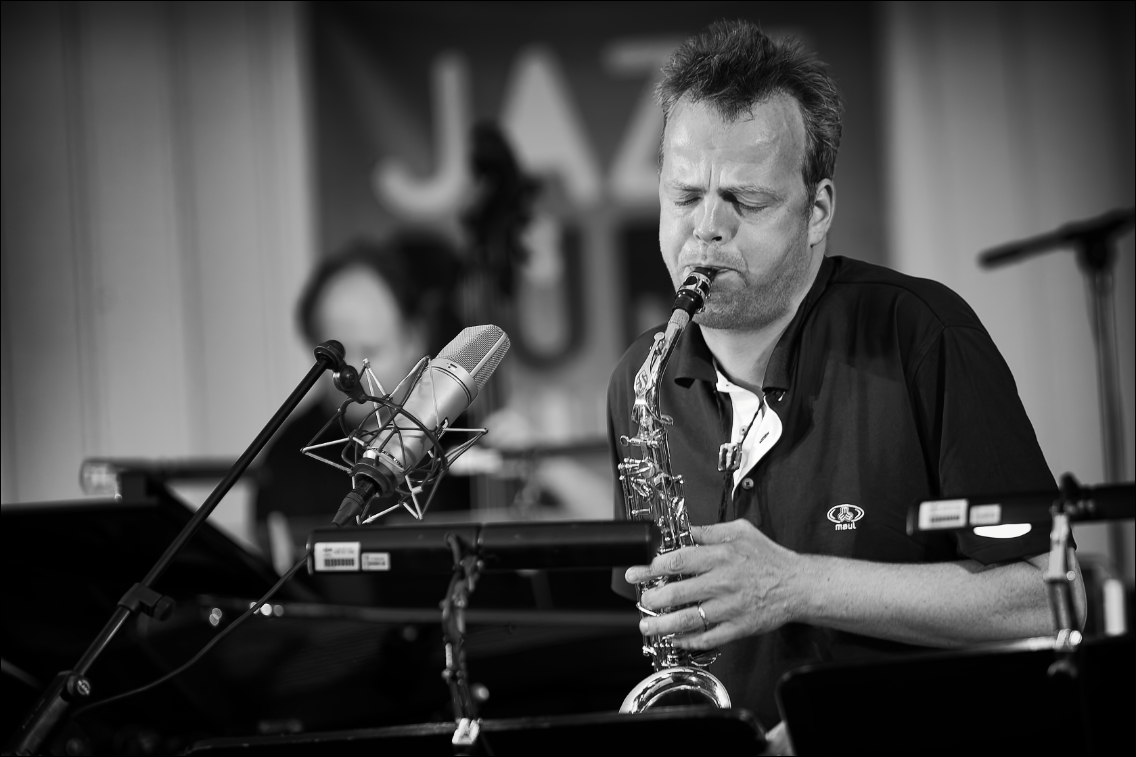 NDR BigBand feat. Wolfgang Haffner · Jazz Open Hamburg 2010 · Planten un Blomen · Foto: Michael Wassenberg · www.butschinsky.de