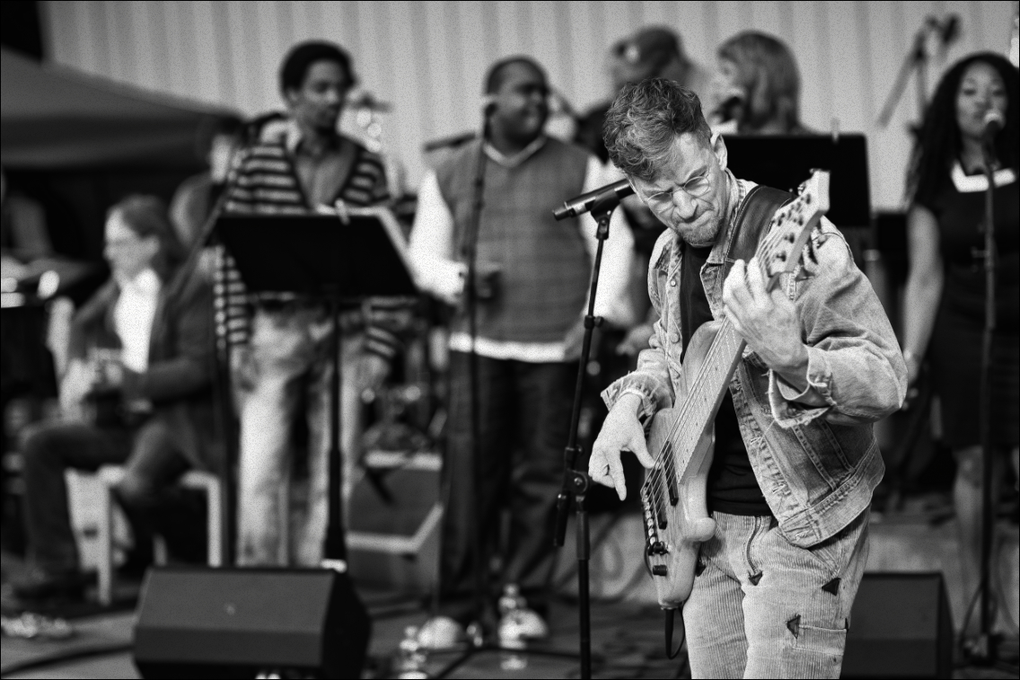 Jürgen Attig & JazzHausEnsemble: African Voicings · Jazz Open Hamburg 2014 · Planten un Blomen · Foto: Michael Wassenberg · www.butschinsky.de