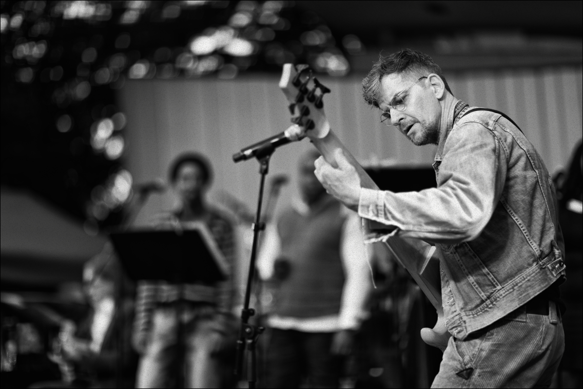 Jürgen Attig & JazzHausEnsemble: African Voicings · Jazz Open Hamburg 2014 · Planten un Blomen · Foto: Michael Wassenberg · www.butschinsky.de